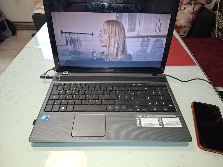 Acer Aspire 5733, Intel i3, 500 gb, Windows 10+ Office, 6 gb ram