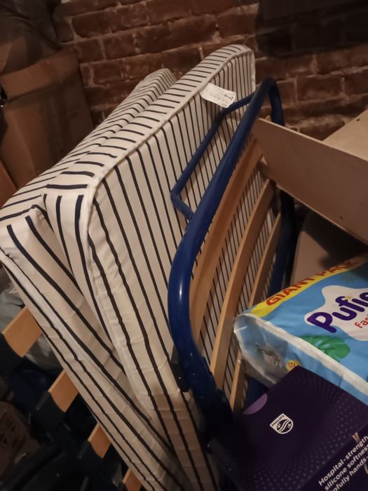 Vând pat pliabil cu saltea NU TRIMIT PRIN CURIER