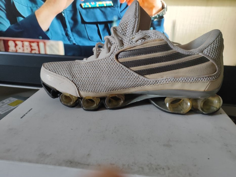 Продам кросовки Адидас