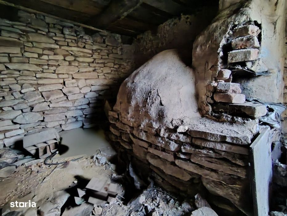 Refugiu autentic aproape de Cluj – 2.946 mp teren, parau, natura si