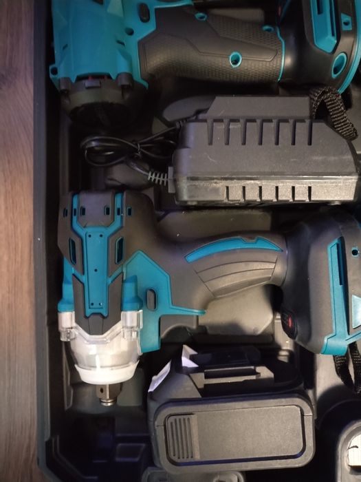 Комплект акумулаторни машини 4 в 1.