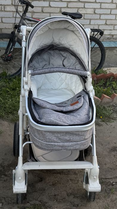 Продам коляску детскую (зима/лето)
