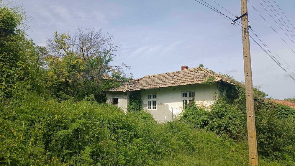 Продавам 2 къщи в село Костанденец, област Разград