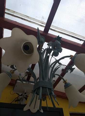 Candelabru cu cinci brate si doua aplice de perete din fier forjat