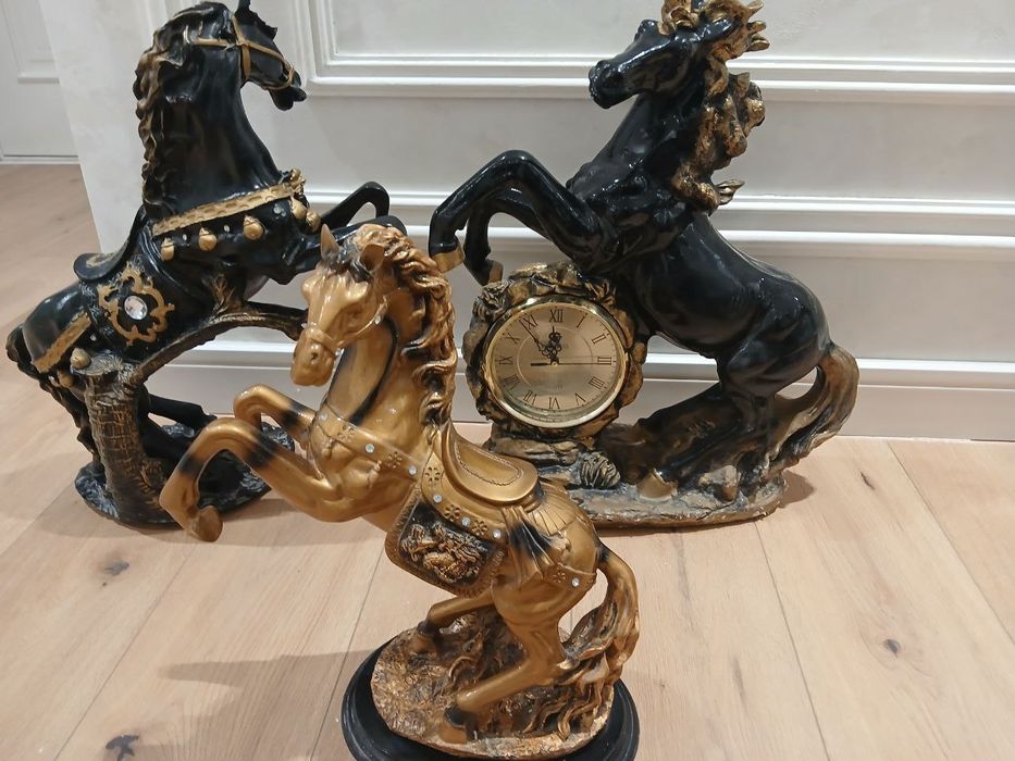 Лошадь статуетка сотилади