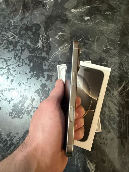 Vand Iphone 16 pro 128gb