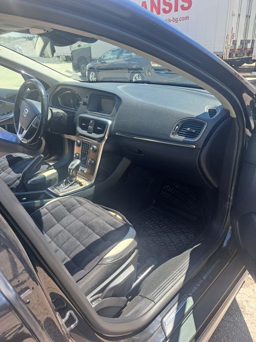 Волво v40 cross country 2.0 150