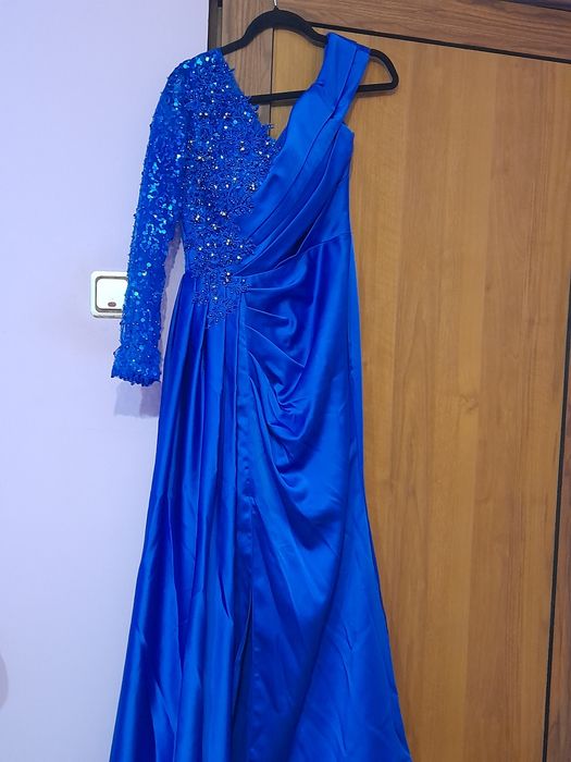 Дамска абитуриентска рокля