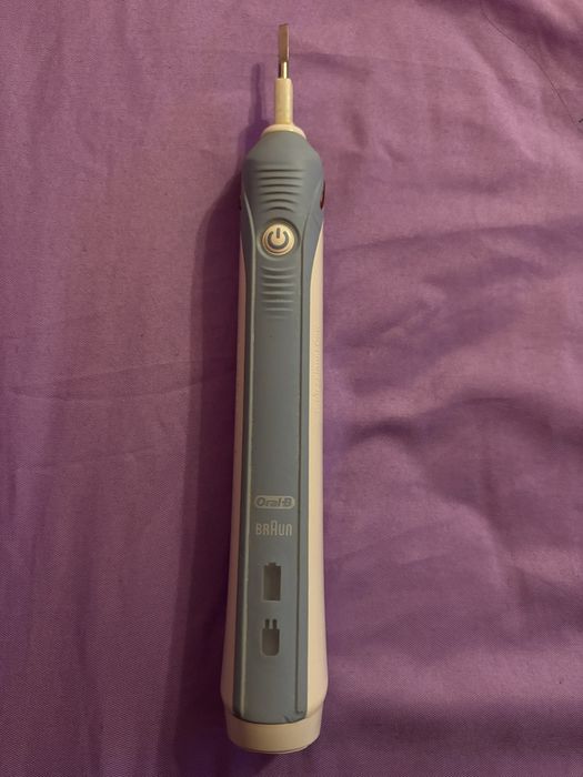 Електрическа четка за зъби Braun Oral-B