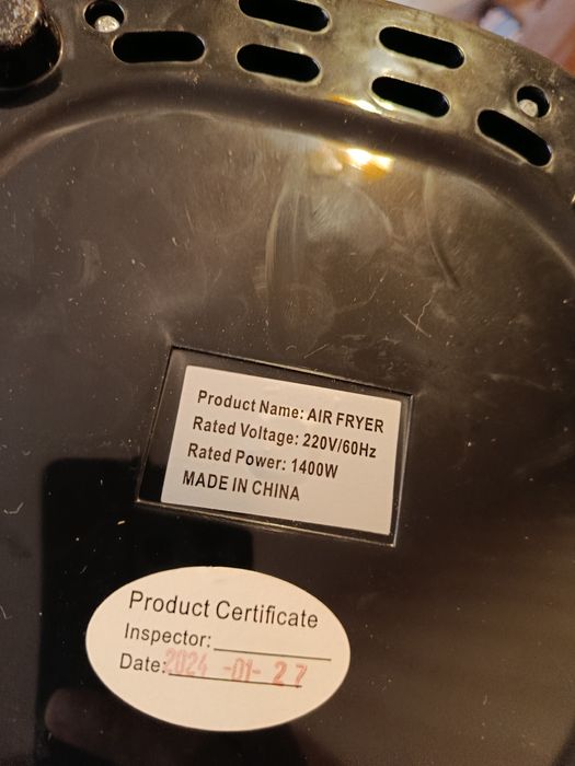 Air Fryer  cu grilaj și tava de silicon 100lei