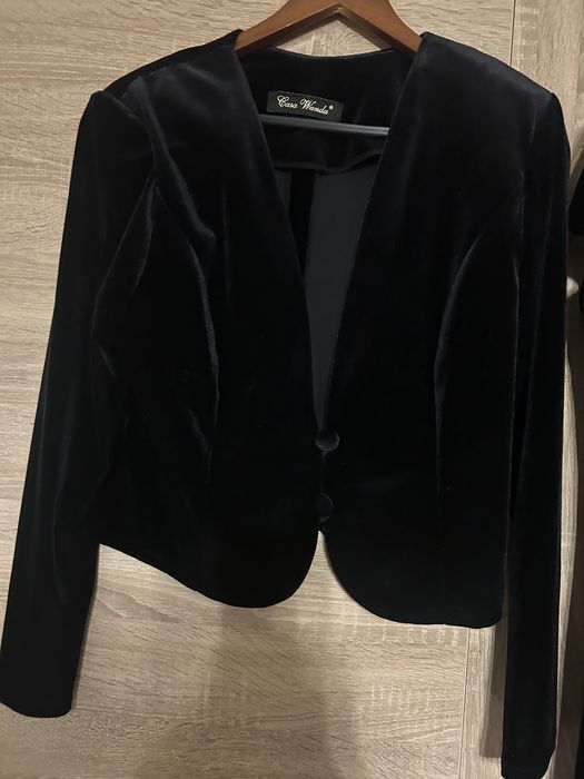 Vand rochie cu bolerou de ocazie