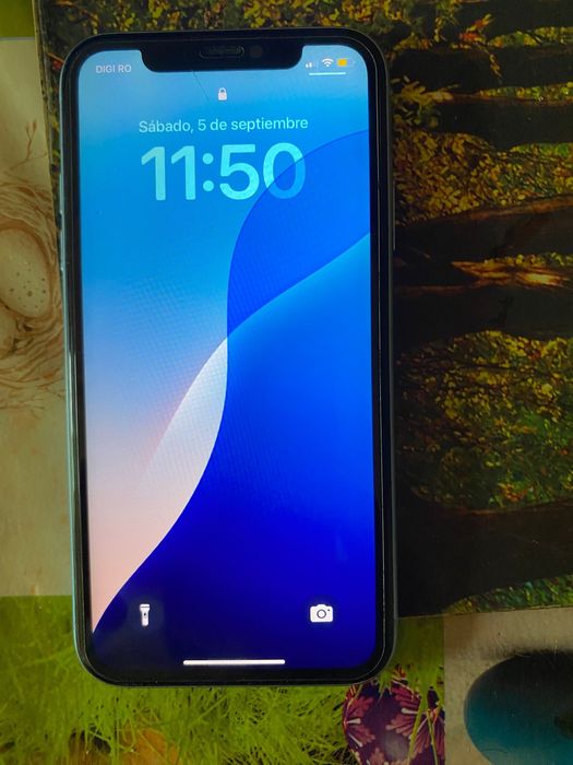Vand sau schimb iphone xr albastru