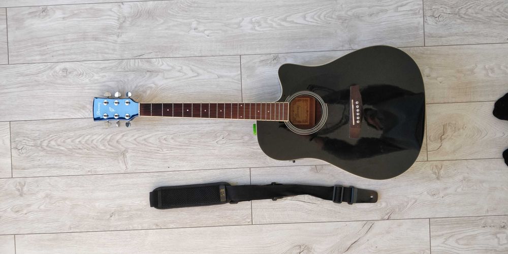 Chitară electro-acustica