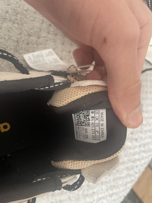 Papuci Adidas in stare foarte buna nepurtati.Nu accept card doar cash!