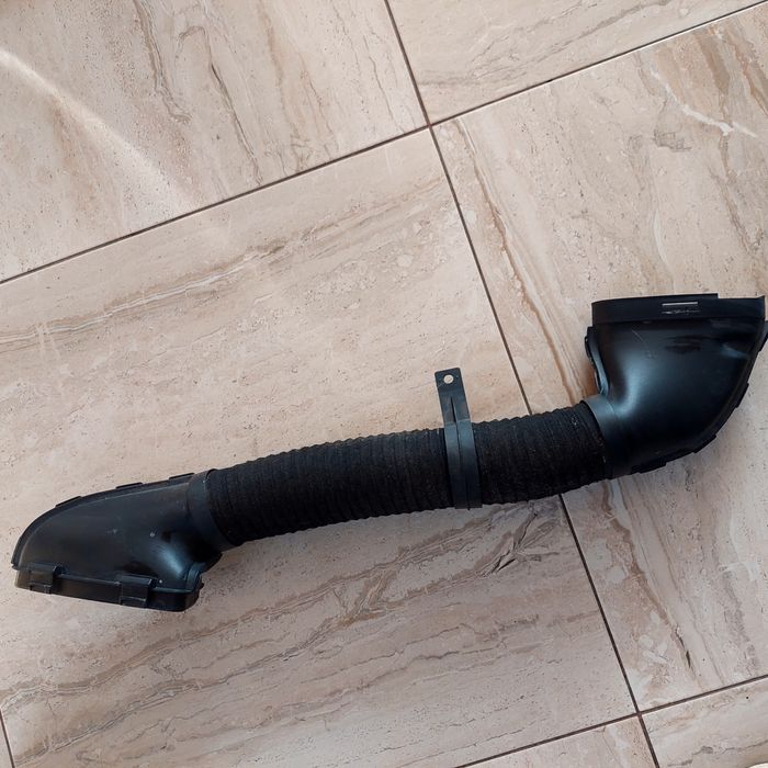 М271 Въздуховод за Мерцедес Ц класа 180 компресор,  200 компресор