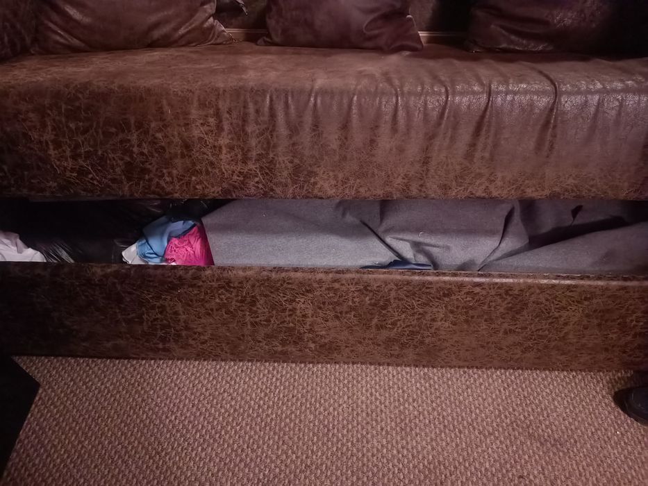 Продам диван без спинки