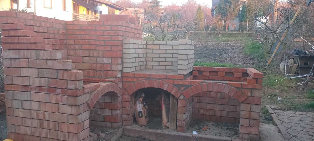 Grătare de cărămidă zidite si personalizate
