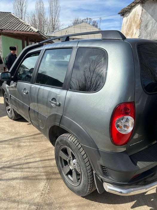 Нива Шевролет Автомобил сотилади