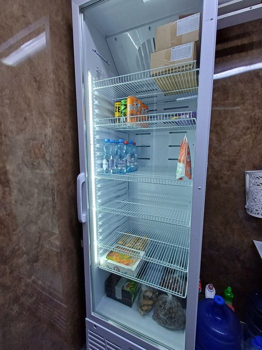 Хололильная витрина Бирюса 521RN