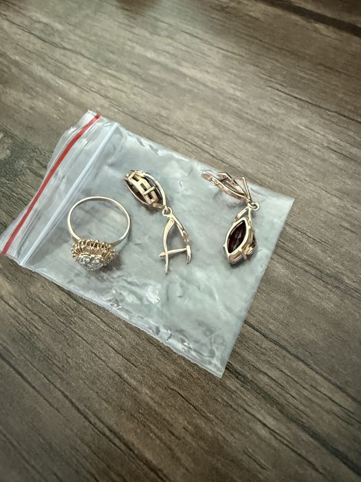 Серьги и кольцо 585 не ношенные
