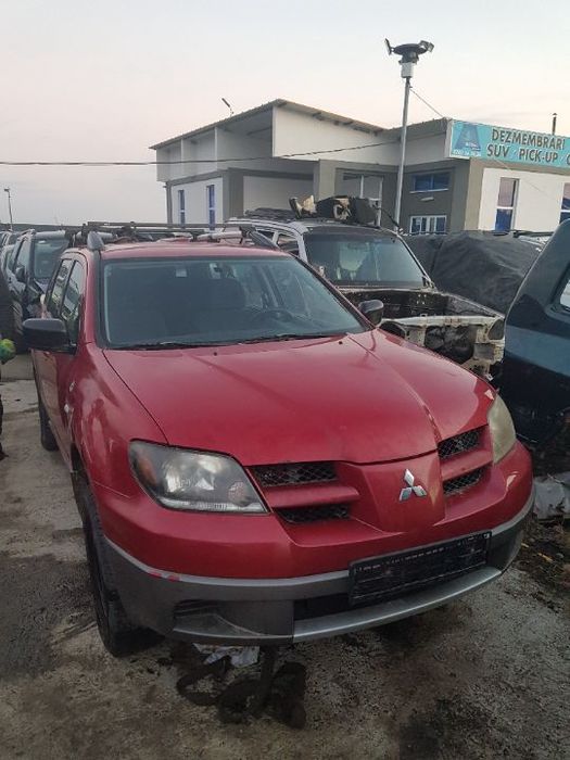 Dezmembrez mitsubishi outlander 2.0 benzina 2004