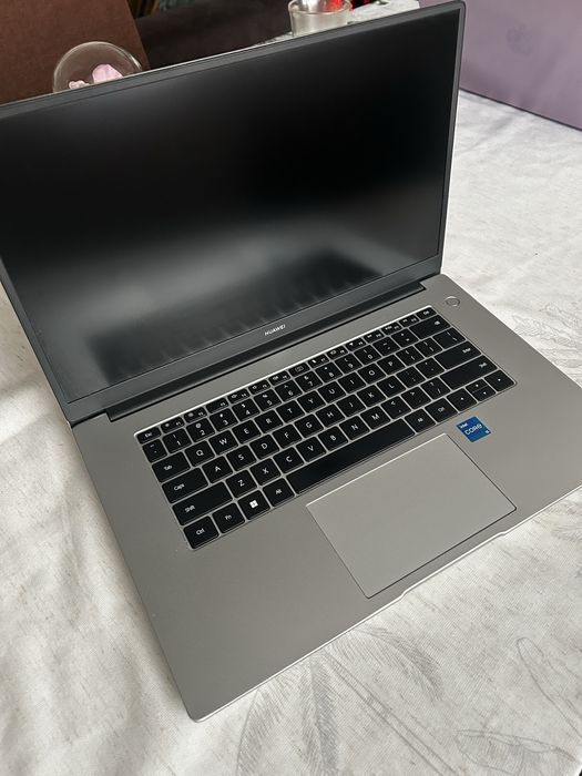 Huawei MateBook D15 – Intel i5 / 8 GB RAM / SSD 512 GB