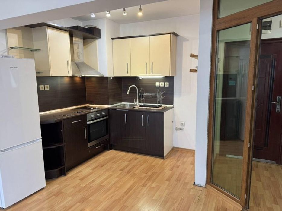 Дава се под наем Двустаен апартамент в София, Бъкстон - 67 кв.м за 511 € - Снимка #1