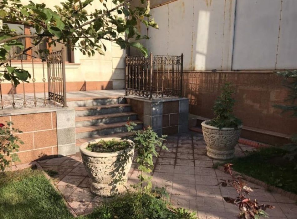 Гранитные ступени,входные группы