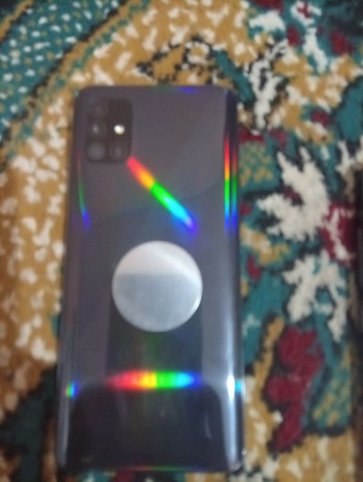 Срочно продам телефон Самсунг а51 2 штук