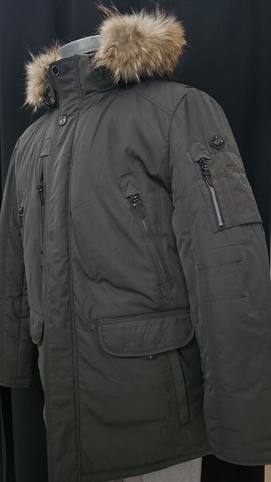 Куртки костюмы и ветровки