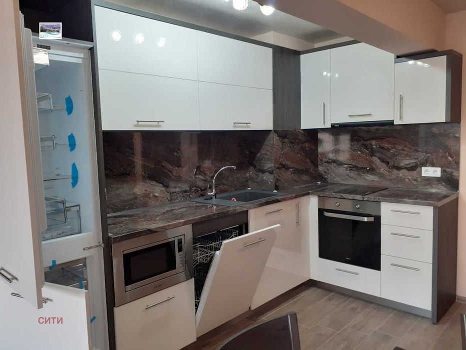 Продава се Двустаен апартамент в Пловдив, Център - 70 кв.м за 1785 €/кв.м - Снимка #1