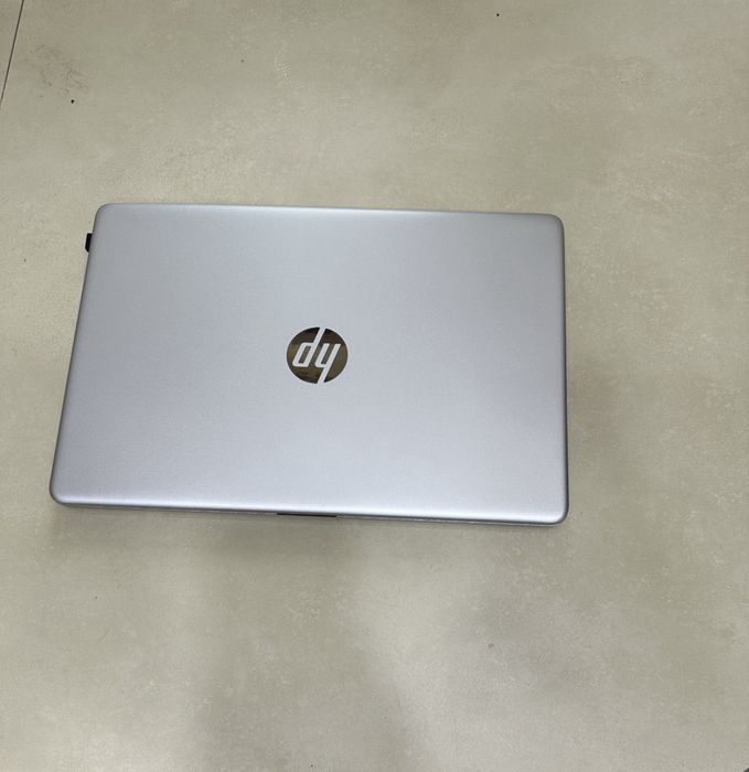 Hp noutbook sotiladi