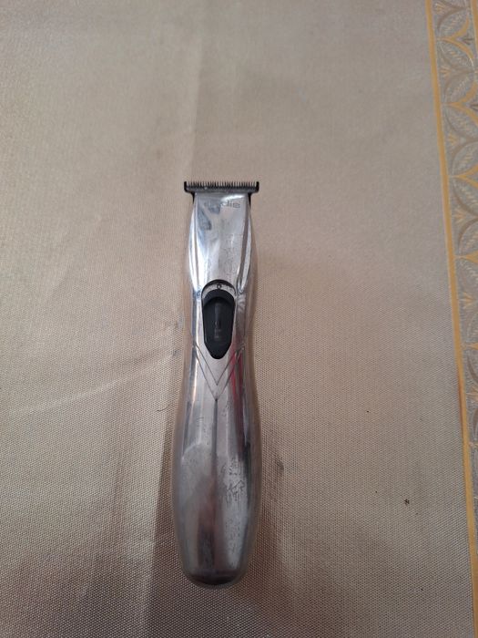 Andis masina de contur