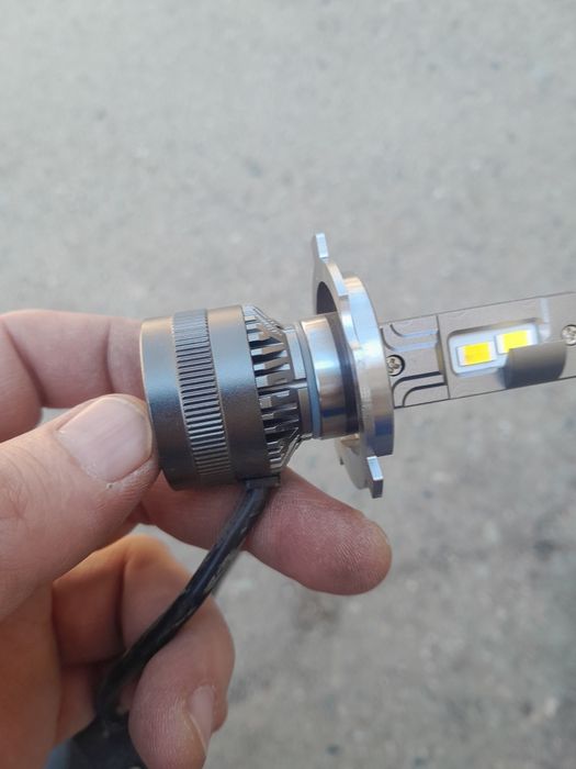 Продам лампочку  лед