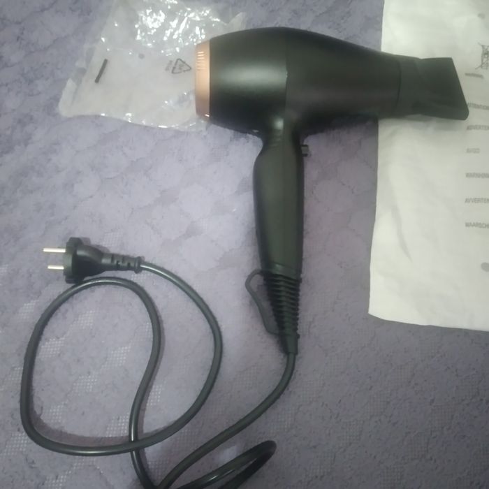 Продам  Профессиональный  фен