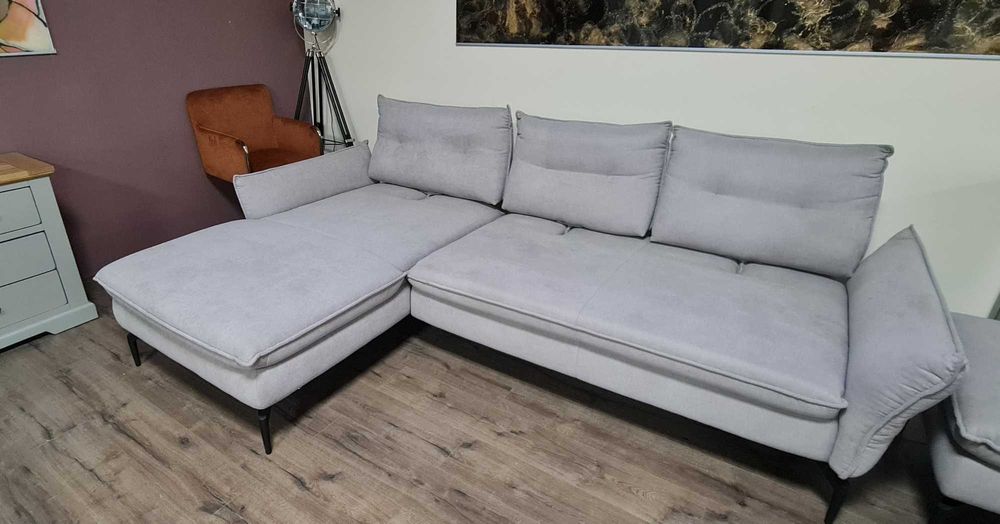 Сив ъглов диван от плат и табуретка "Alexis"
