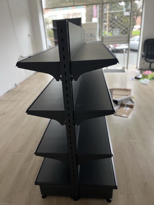 Стелажи метални за магазин