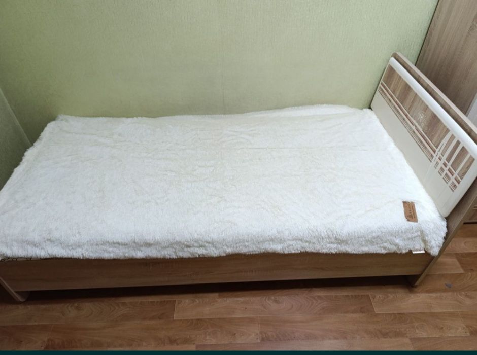 Спальный подростковый гарнитур продаётся