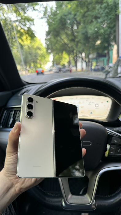 Продаётся Galaxy Z Fold 5 , 12/512. sim + esim идеальное состояние