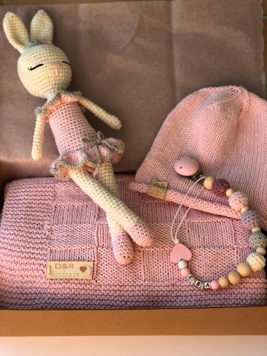 Ръчно плетени комплекти/подаръци за бебенца и деца