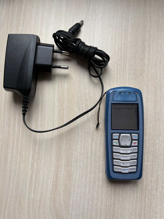 Продавам GSM Nokia 3100 нови панел + клавиатура
