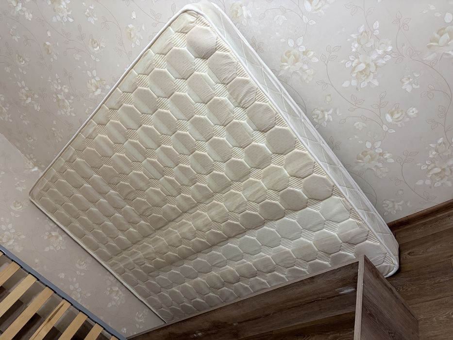 Продам матрас 160*200
