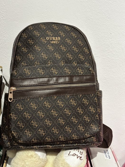 Genti si ghiozdane de dama si barbati