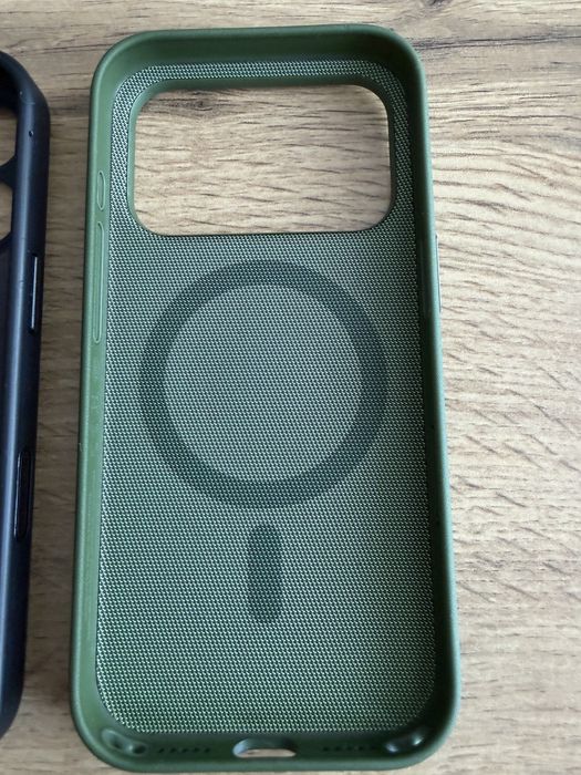 Два чехла Оригинал на Iphone 17 Pro