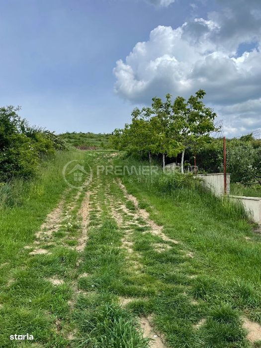 Teren extravilan 952mp, Bucium, cu dublu acces la drum