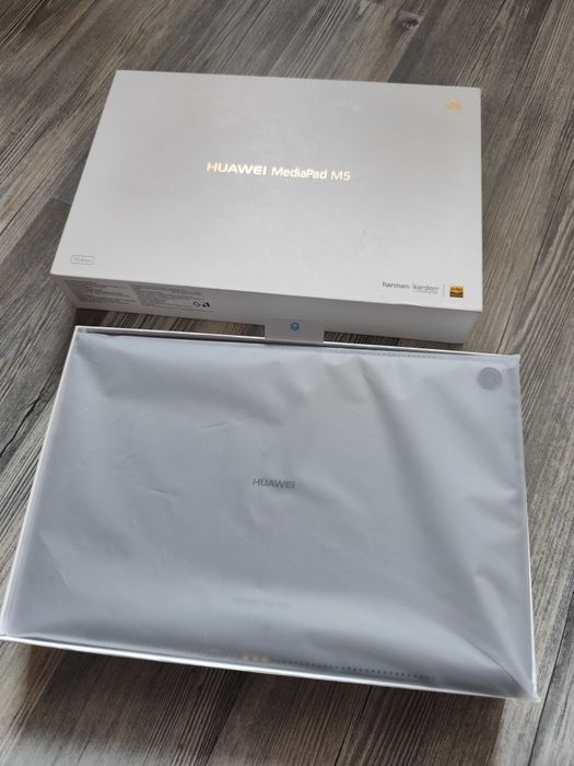 Huawei MediaPad M5 10.8", 4GB RAM, 64GB Space Gray като нов