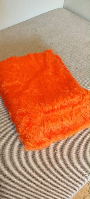 Неизползвани килим, родопски одеала и булана