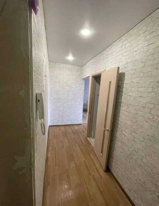 продам 2-комн в р-не маг. Радуга