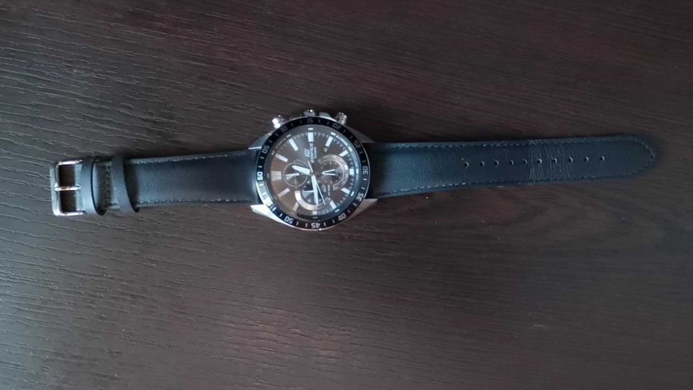 Мъжки часовник Casio Edifice (с оставаща 1 година гаранция)