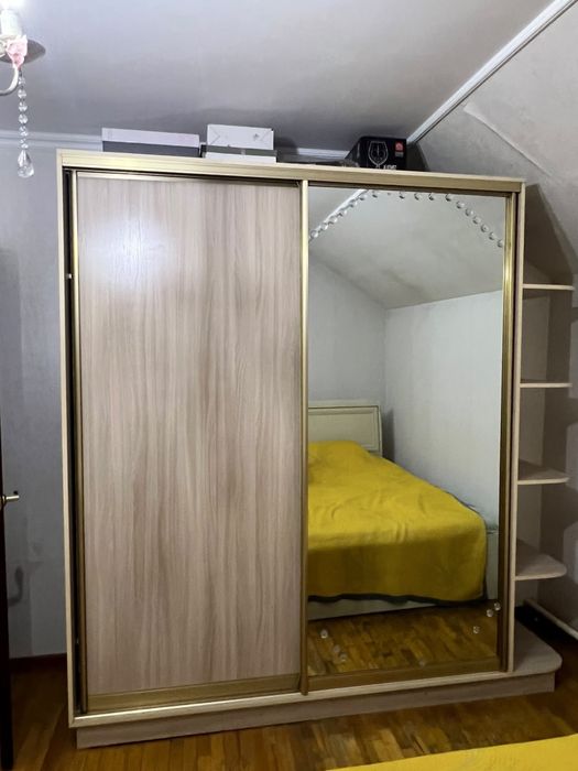 Продам шкаф с раздвижными дверями